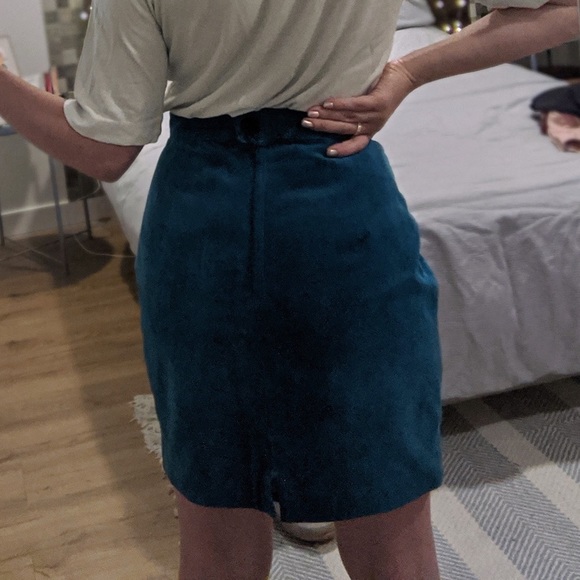 Genuine suede blue skirt by Laurence Roy - Picture 5 of 5